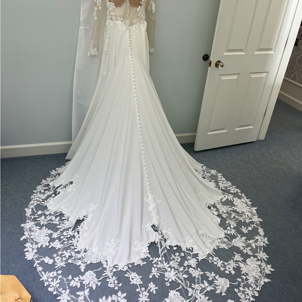 Brand new wedding dress